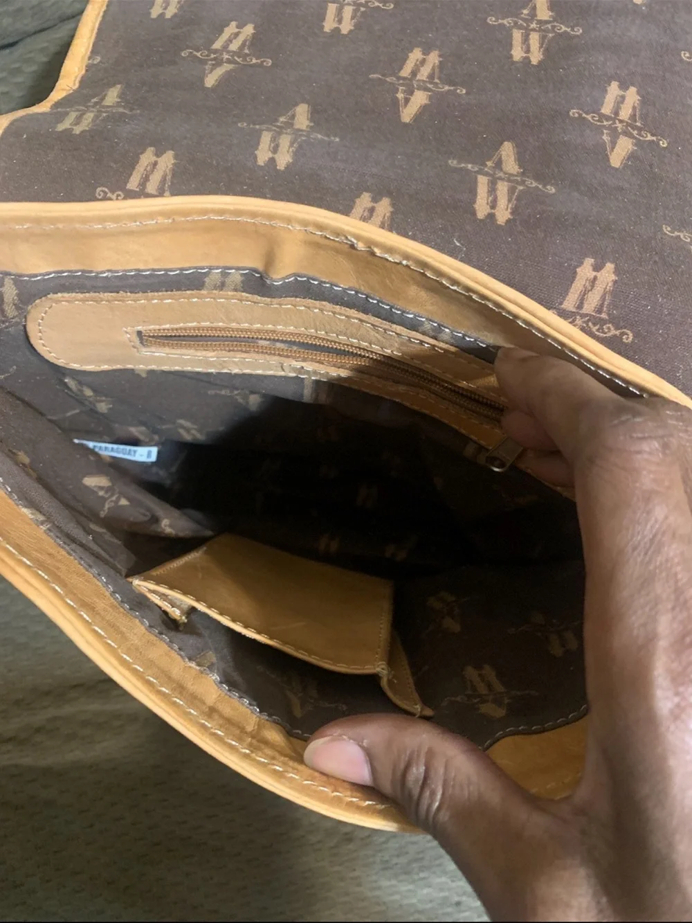 Leather hand tooled Mexican shoulder bag (Cow Steer embossed).